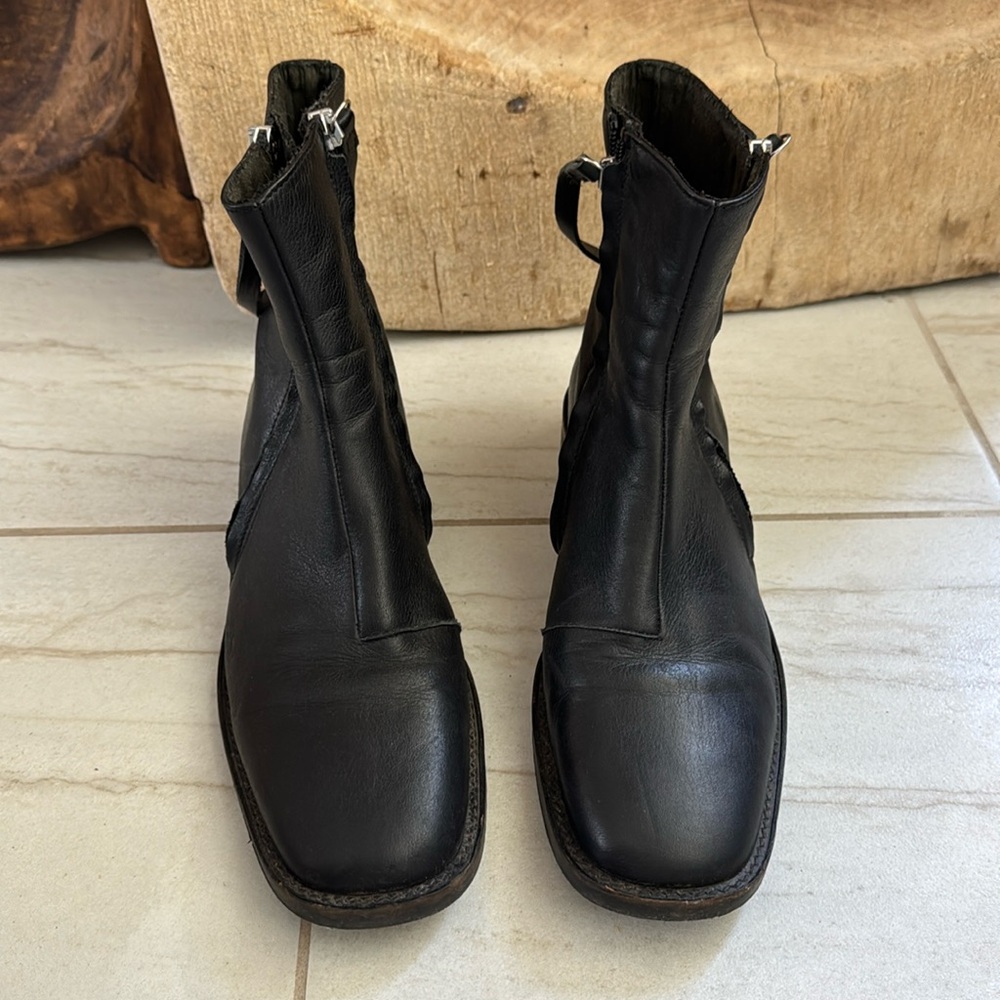 TOPSHOP Ankle Leather Riding Boot